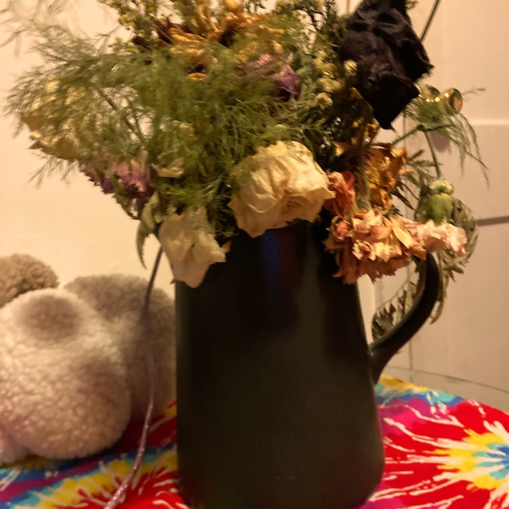 Ceramic flower vase